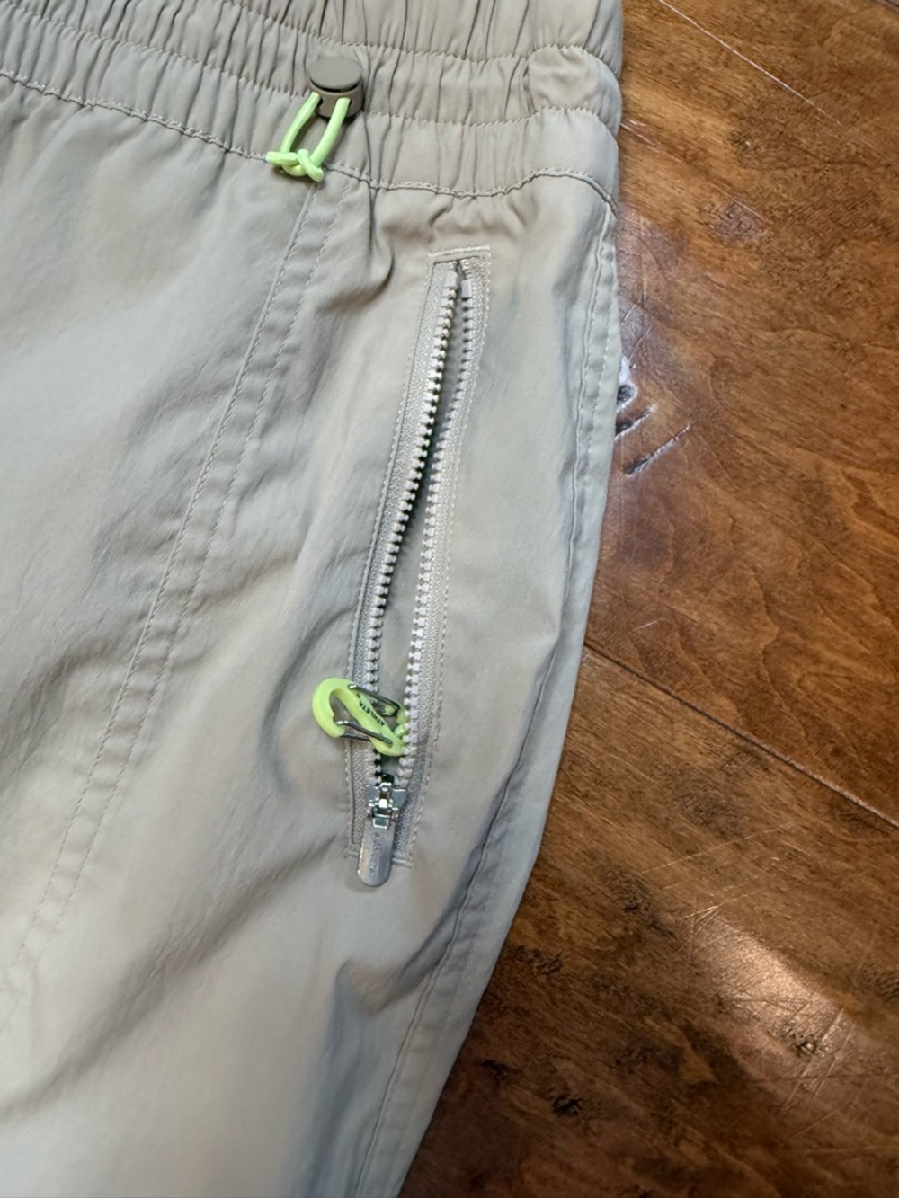 Athleta Cargo Pants Beige Nylon Joggers Neon Toggle Adjustable Hem S - Picture 9 of 12